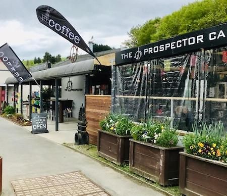 The Prospector Lawrence 모텔 외부 사진